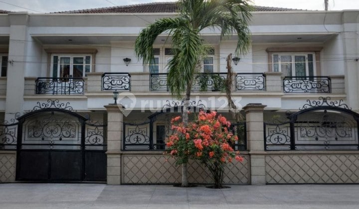 Rumah Dharmahusada Indah Strategis Siap Huni Marmer Langka