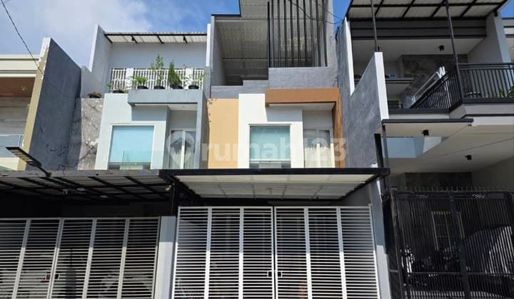 Rumah Babatan Pantai Utara Strategis Siap Huni