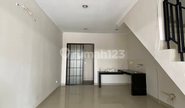For Rent Minimalist House Flood-Free