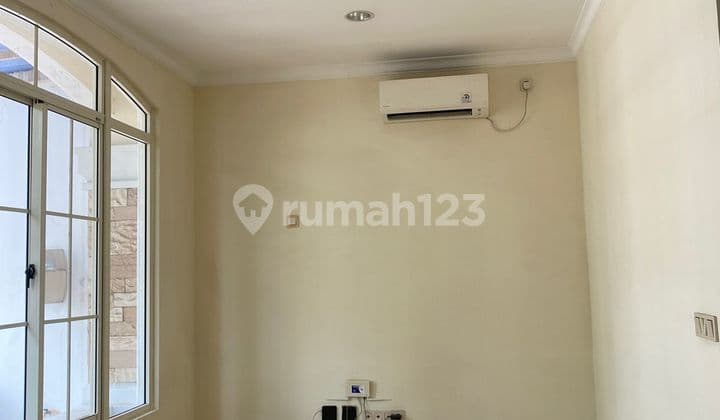 Disewakan Rumah Termurahh Dua Lantaiii Bagus