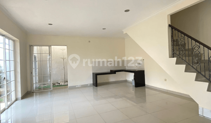 Disewakan Rumah West Europe Hoek Siap Huni