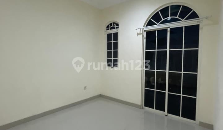 Disewakan Segera Rumah Baguss 2Lt di Glc