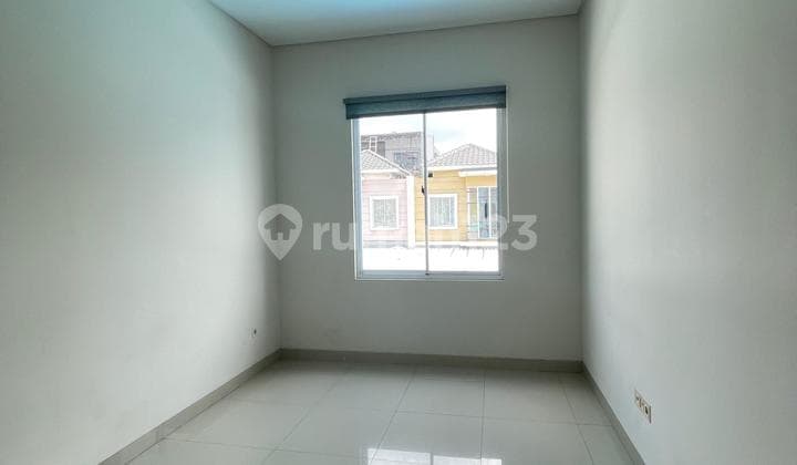 Disewakan Rumah Dua Lantai 4Kt Siap Huni