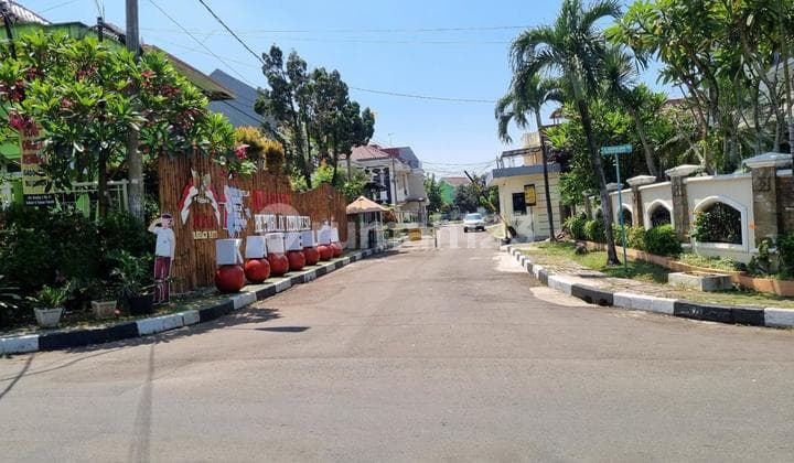 Yasmin Raya House | Strategic Location Near Superindo and Sentul Toll