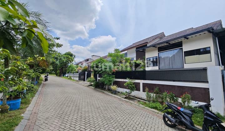 Spacious, ready-to-live house with cool air, near Superindo and Melania.