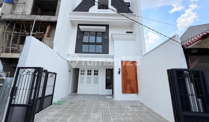 New 3-Story House in American Classic Style Negotiable