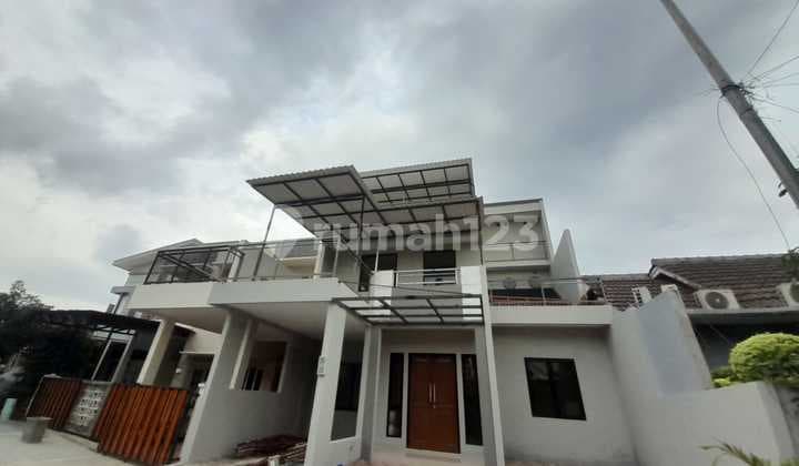Ready-to-Occupy House in Taman Chrysant, BSD, South Tangerang