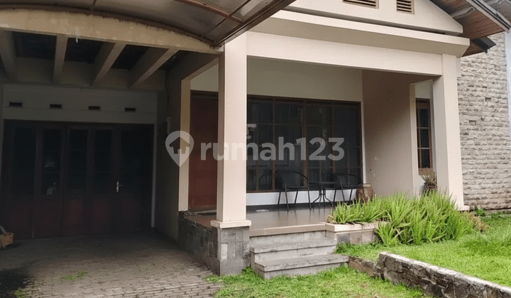 Rumah Lama Harga Menarik di Sayap Pasteur Setra Sari Bandung
