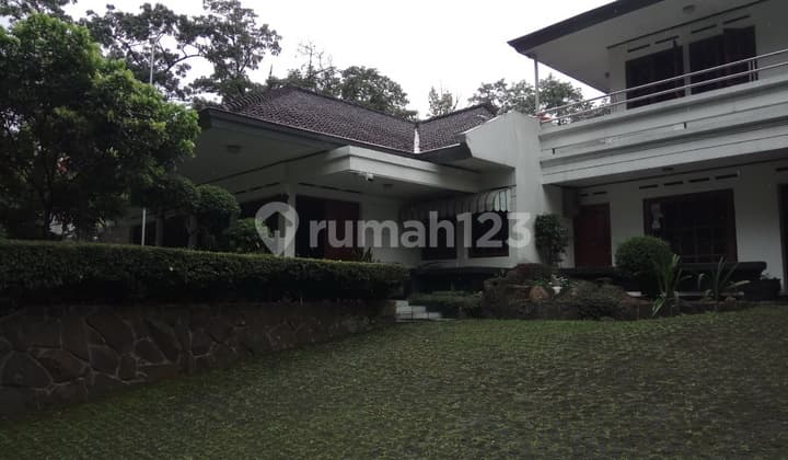Harga Menarik Rumah Asri Ada Kolam Renang Sayap Dago Bandung