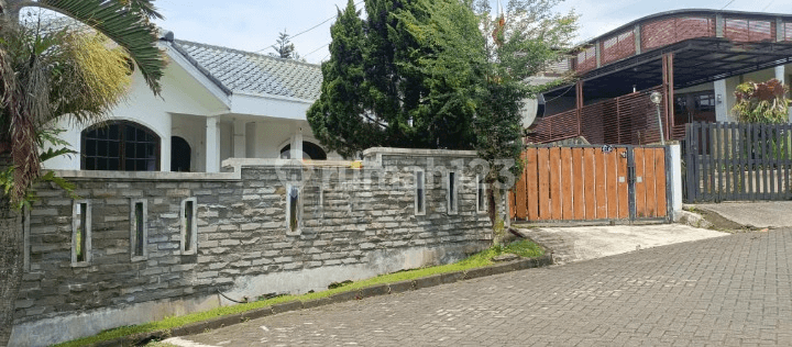 Jual Rumah Kokoh Terawat Harga Menarik di Villa Bandung Indah Cileunyi, Bandung