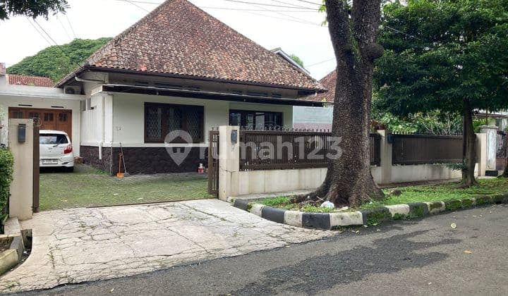 Rumah Bangunan Belanda Antik Sayap Riau Bandung