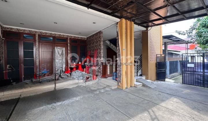 Rumah Kostan Siap Huni Lokasi Strategis Dekat MRT Lebak Bulus