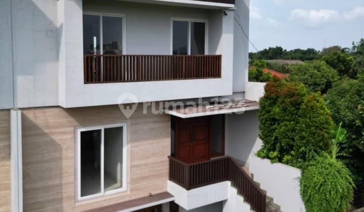 Rumah Bagus Siap Huni Lokasi Strategis Di Ampera Kemang Jaksel