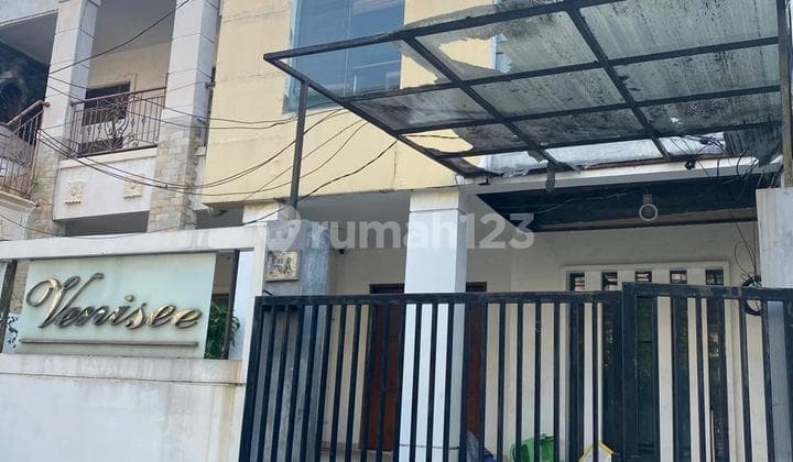 Rumah Bagus Unfurnished SHM di Pluit, Jakarta Utara