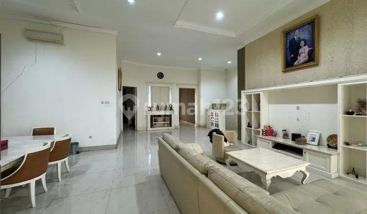 Rumah Pluit, Jakarta Utara Bagus Semi Furnished SHM