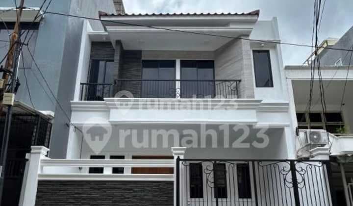House, 3 Floors, SHM, in Muara Karang
