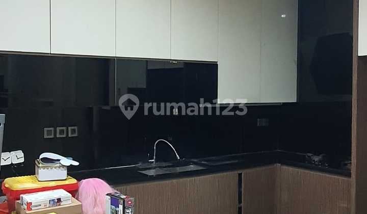 Rumah Bagus Semi Furnished SHM Cengkareng Barat, Jakarta Barat