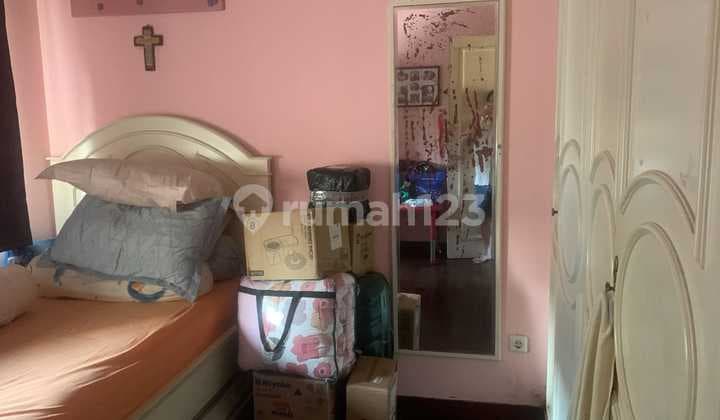 Rumah SHM Pantai Indah Kapuk, Jakarta Utara Semi Furnished Butuh Minim Renovasi
