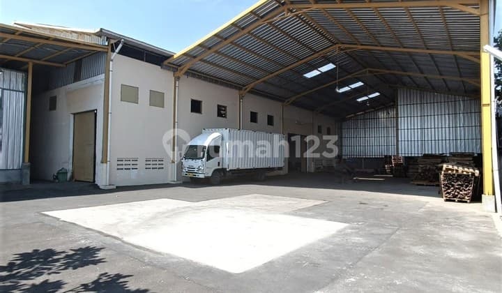 Gudang Strategis Jalan Raya Kaliabang Tengah Bekasi Utara