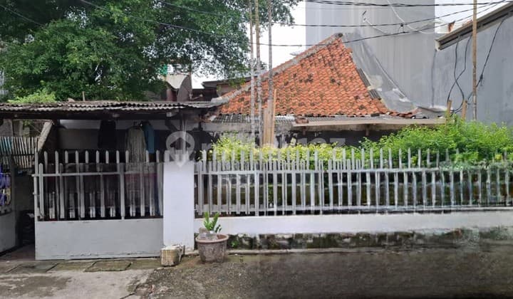 Rumah Strategis Cocok Bangun Kost Krukut Taman Sari Jakarta Barat