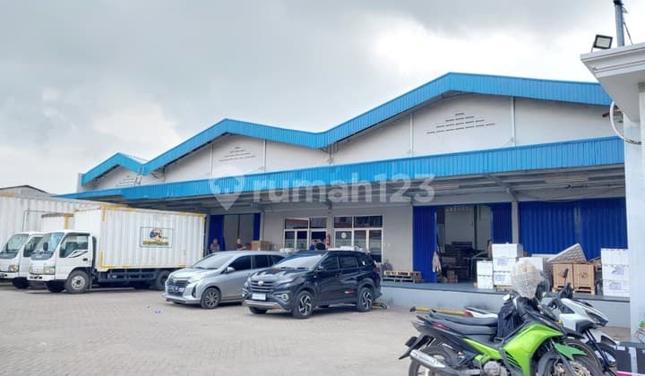 Strategic Warehouse on Bekasi Cakung Barat Main Road, East Jakarta