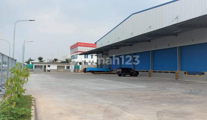 Factory Warehouse Loading Dock Mm2100 Cibitung Industrial Area