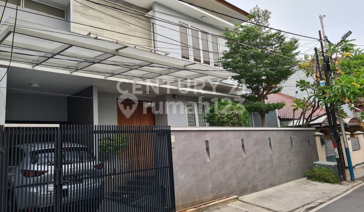 Rumah Mewah di Kawasan Elit Cempaka Putih Tengah
