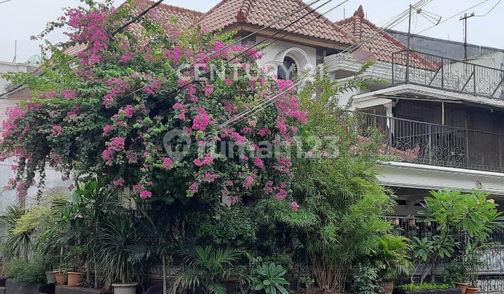 Rumah Hoek di Rawamangun Dalam Kompleks Istimewa
