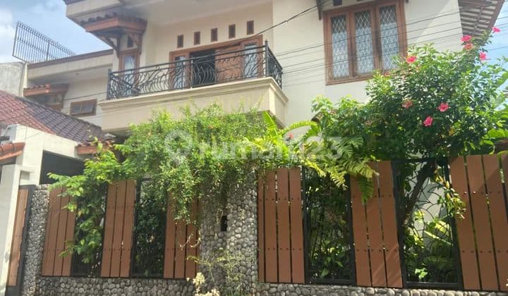 Rumah Bagus 2 lt 7 M di Grand Galaxi Bekasi