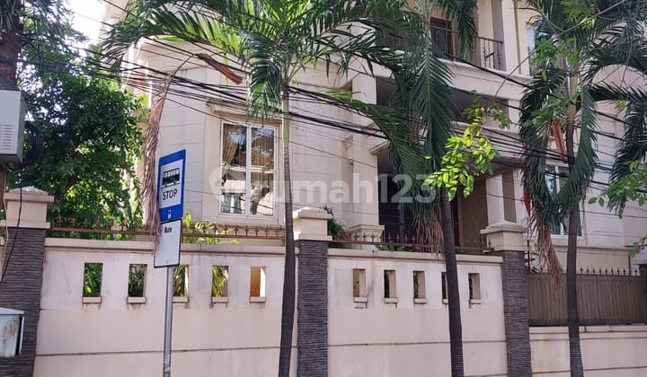 Rumah hook 2 lantai harap Timur/ Selatan