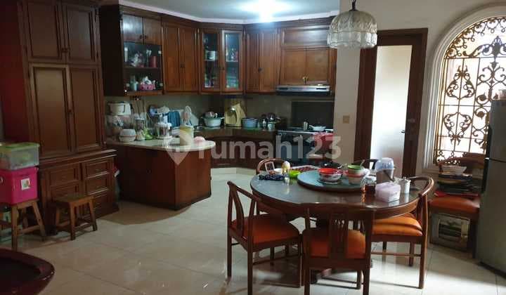 Rumah nyaman 2 lantai hadap Utara/ Barat