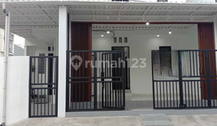 Dijual Rumah Kost 2 Lantai di Gading Putih Hadap Timur /Selatan
