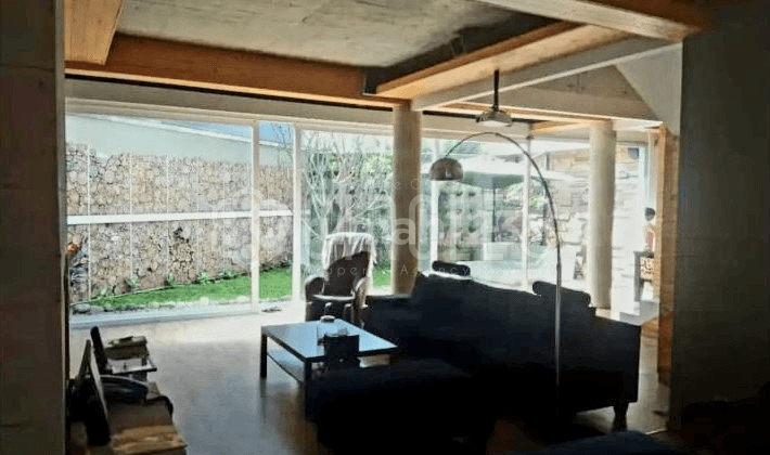 Mewah Seperti Istana Rumah 2 Lantai Ini Di Surya Setra