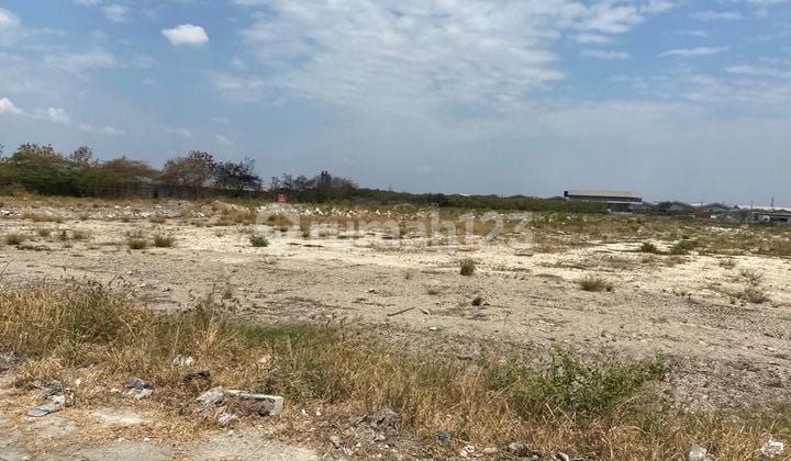 Industrial land for rent on Mayjen Sungkono Street, Gresik, East Java.