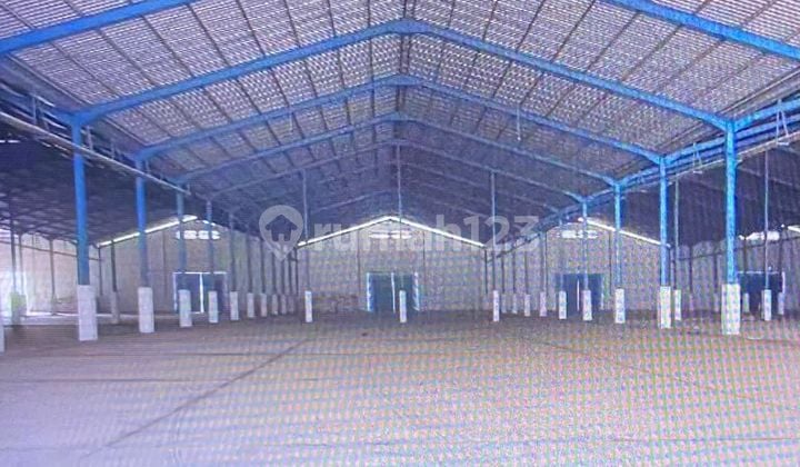For rent, ready-to-use warehouse, in West Surabaya, East Java.