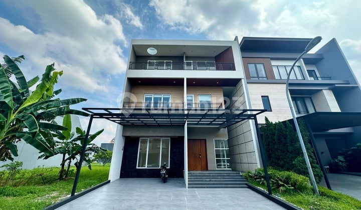 Dijual Rumah Mewah 3 Lantai di Cluster Onyx Alam Sutera