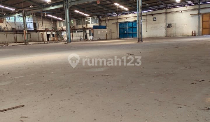 Gudang siap pakai didalam kawasan pergudangan dan industri Pulogadung