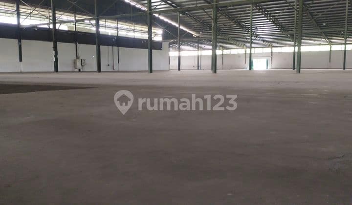 Gudang Besar Lokasi Strategis Di Pusat Kota Dekat Dengan Pelabuhan