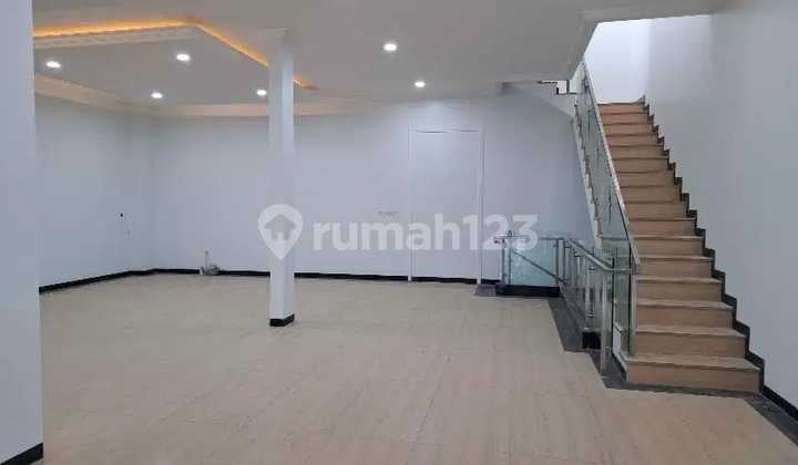 Rumah Bagus Cantik Siap Huni SHM Pegadungan, Jakarta Barat