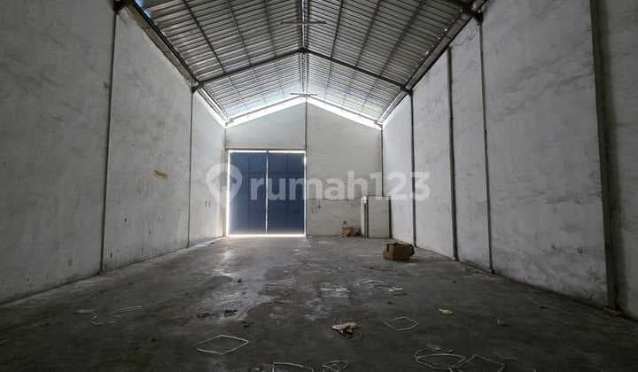 Dekat Akses Tol, Gudang Akses Container di Kosambi Permai