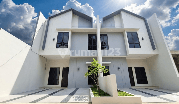 Rumah Baru 2 Lantai di Jatiwaringin, Carport 2 Mobil.i