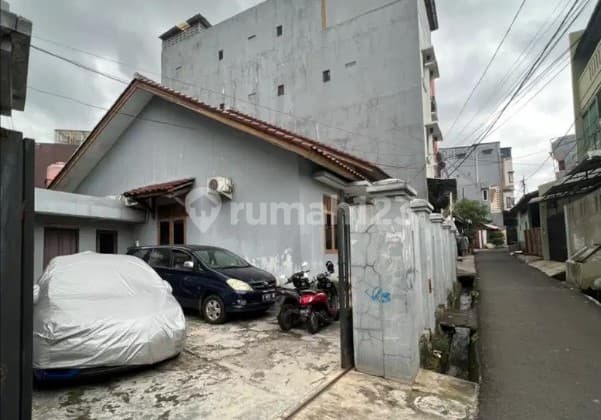 Rumah Luas Kost 8 Kamar Full Isi di Kebon Kacang Tanah Abang Jakarta Pusat