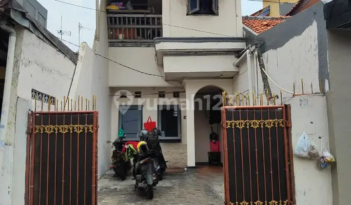 Cheap, Nice, & Strategic 2-Story House in Saharjo Tebet, South Jakarta