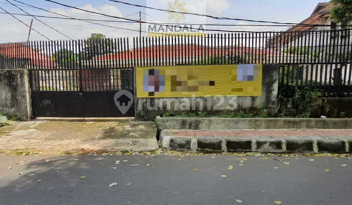Dijual Tanah Rumah Tua Lokasi Pinggir Jalan di Menteng Jakpus