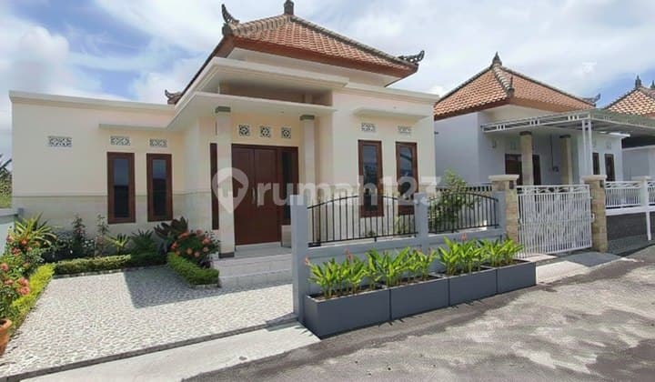 Rumah Baru di Gianyar Bali - SHM bisa KPR, Dekat Pantai Saba &Living World Mall.