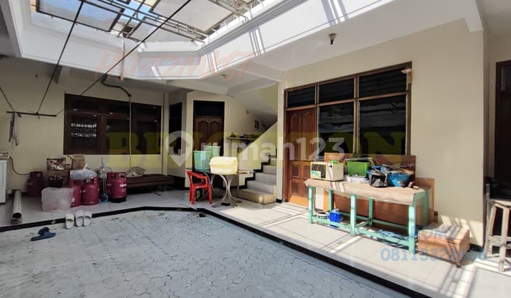 Rumah Manyar Kertoarjo terawat siap Huni dekat pusat Makanan, Bonnet