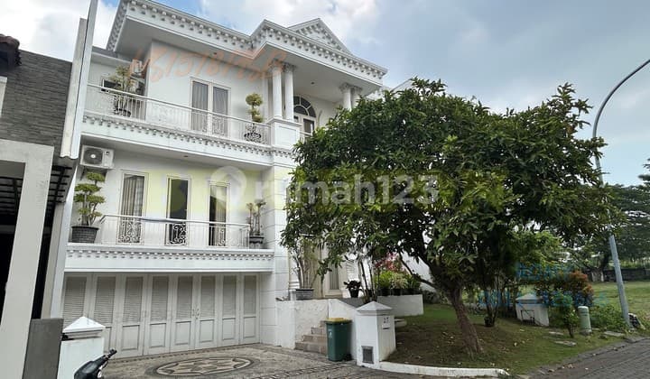 Turun harga Rumah classic Pakuwon Indah full furnished siap huni