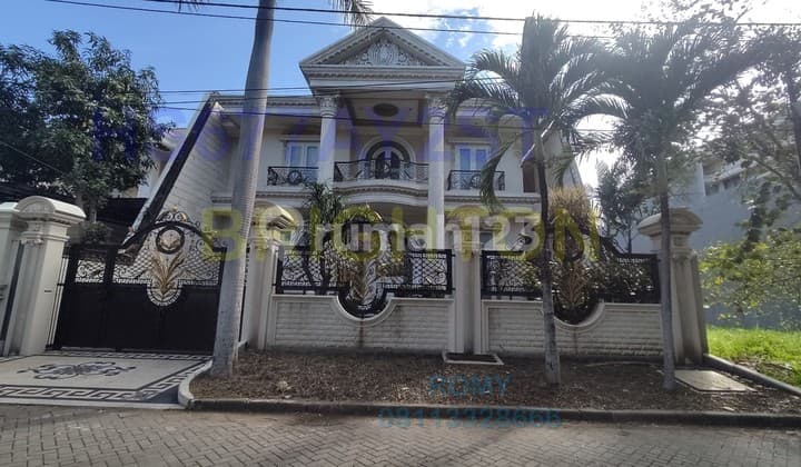 RUMAH ARAYA DI BOULEVARD JALAN KEMBAR MEWAH CLASSIC FULL FURNISHED