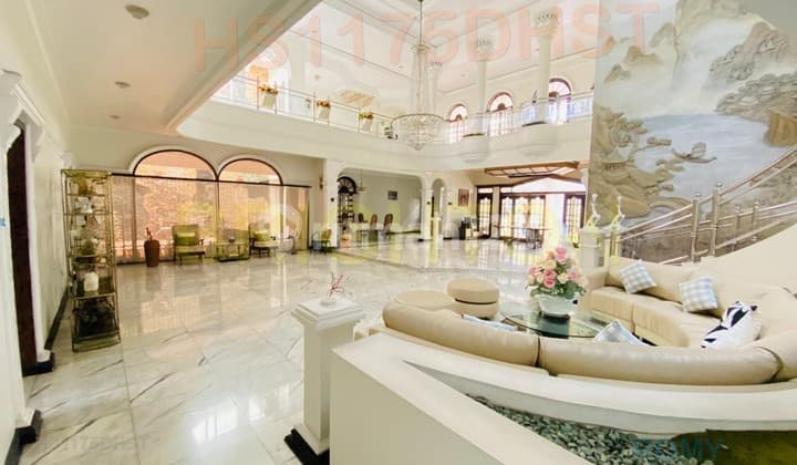 Rumah Full Furnish Mewah Nol Jalan Dharmahusada Dekat Pusat Kota