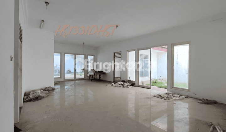 RUMAH DHARMAHUSADA INDAH HITUNG TANAH SAJA STRATEGIS DEKAT MANYAR KERTOARJO GM